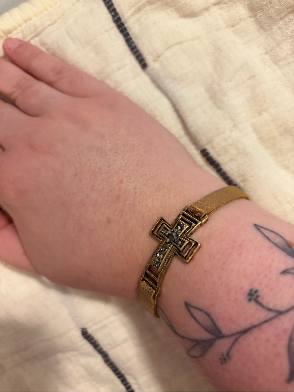 Gold Cross Bracelet - Sleek Religious Accent